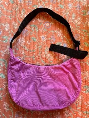 Baggu medium crescent in extra pink!